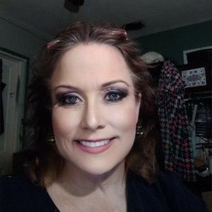 Meet your Posher, Julie